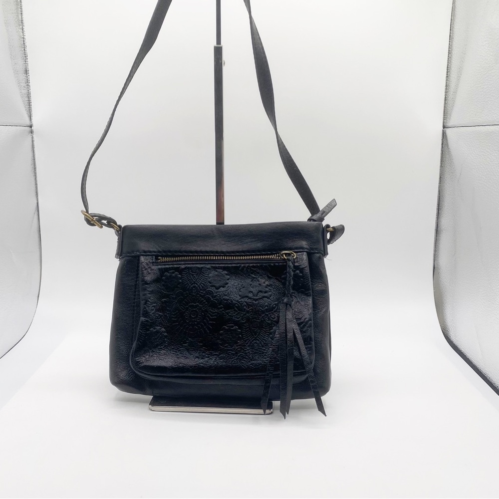 The Sak Elegant Black Leather Crossbody Bag Cute Sleek Intricate
